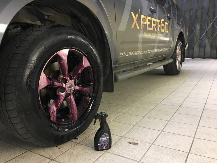 Xpert-60, Indigo-10, colour changing wheel cleaner